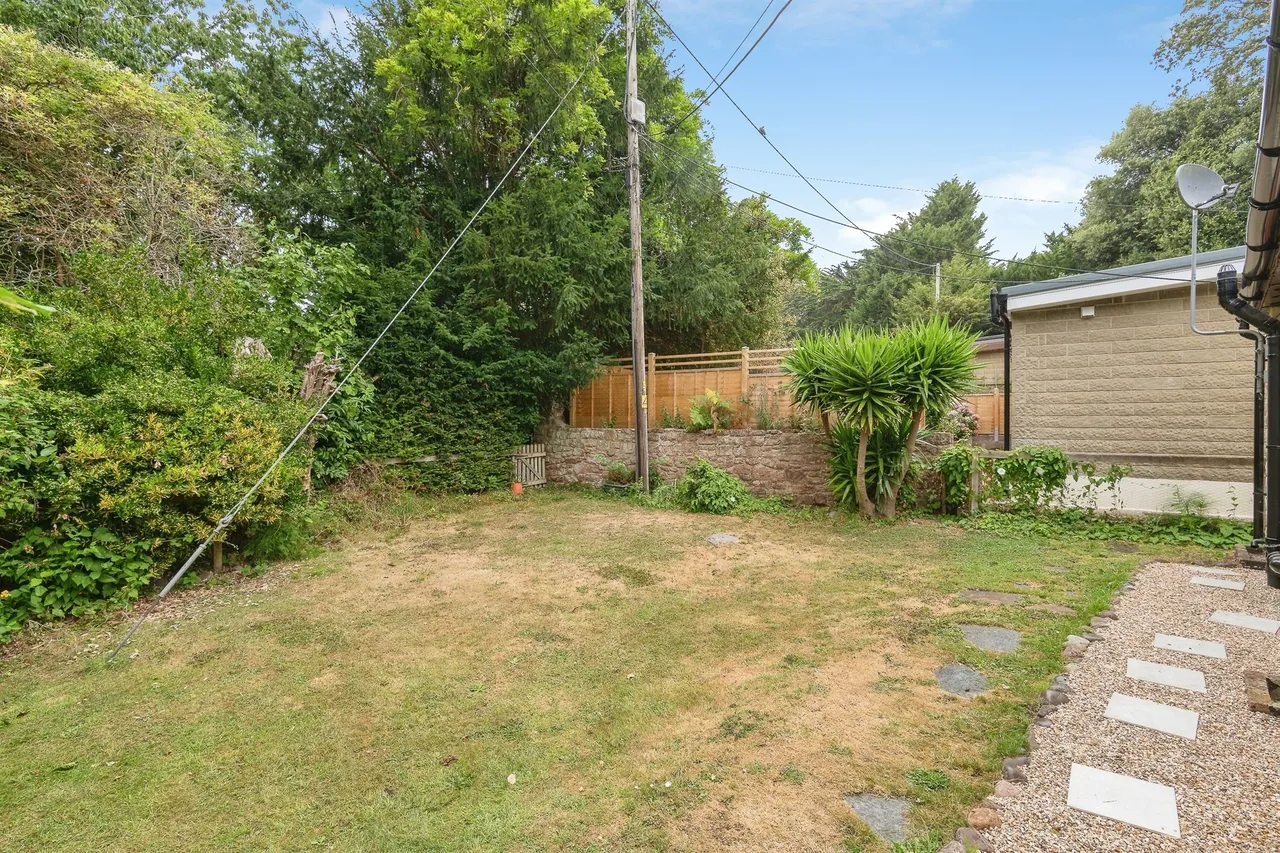 Cleeve Park, Chapel Cleeve, TA24, photo 3