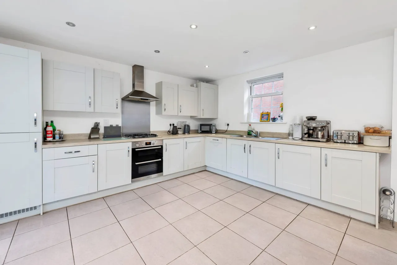 Griffin Road, Brampton, PE28 4QP, photo 2