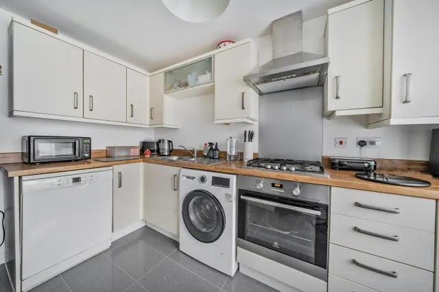 Crouch Hill Road, Banbury, OX16, photo 3