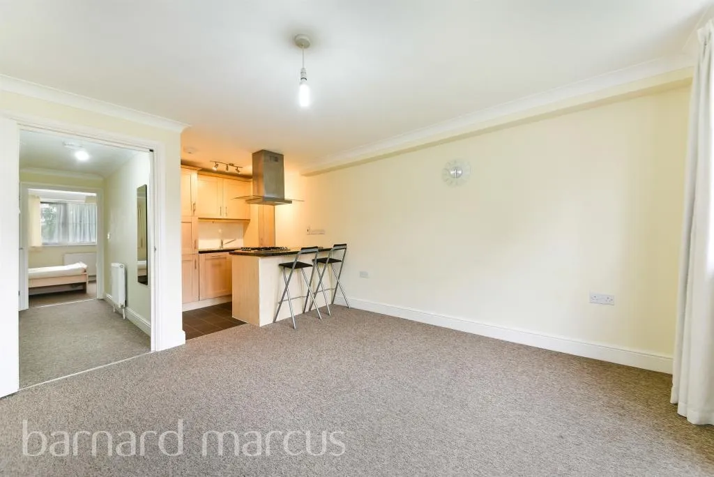 Dawley Road, Hayes, photo 2