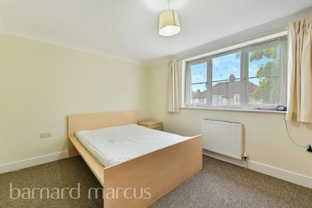 Dawley Road, Hayes, photo 6