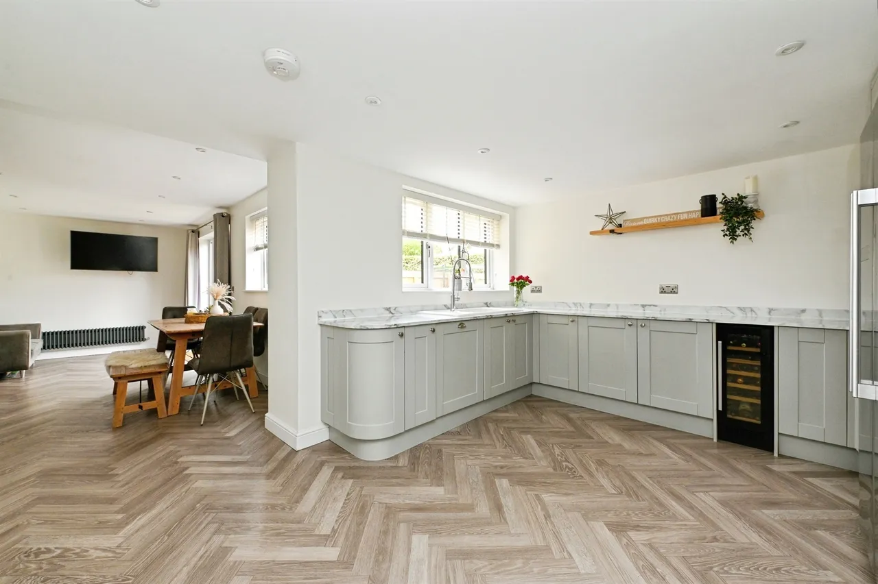 Beckett Close, North Wootton, King's Lynn, photo 3
