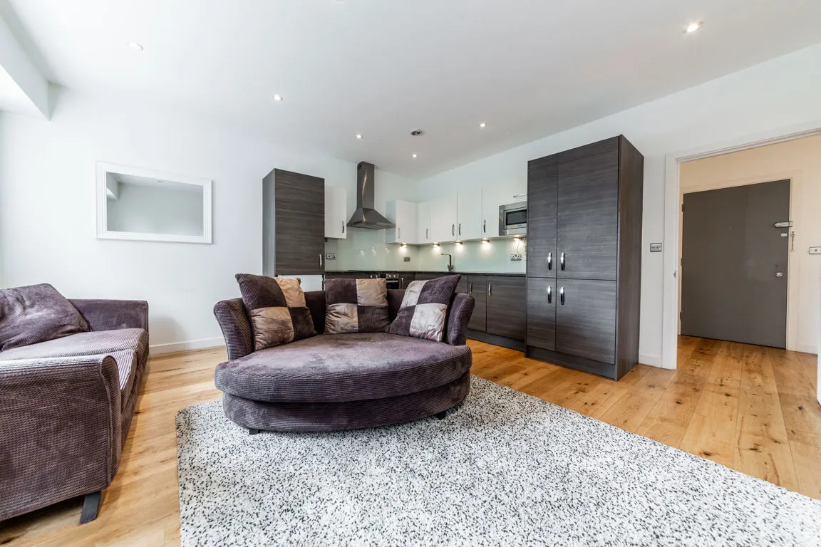 3 bed flat to rent — Clayton Road, Hayes