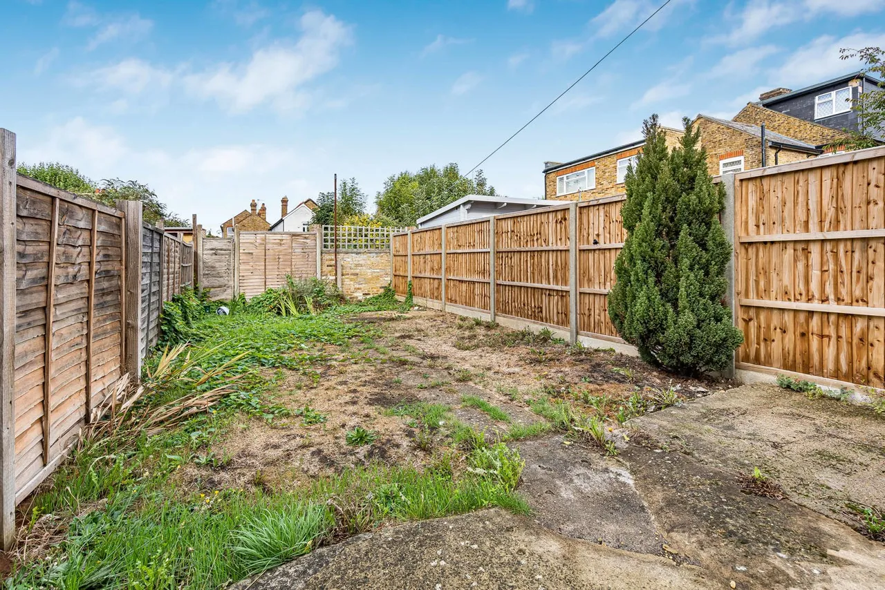 Cumberland Street, Staines-upon-Thames, TW18, photo 8