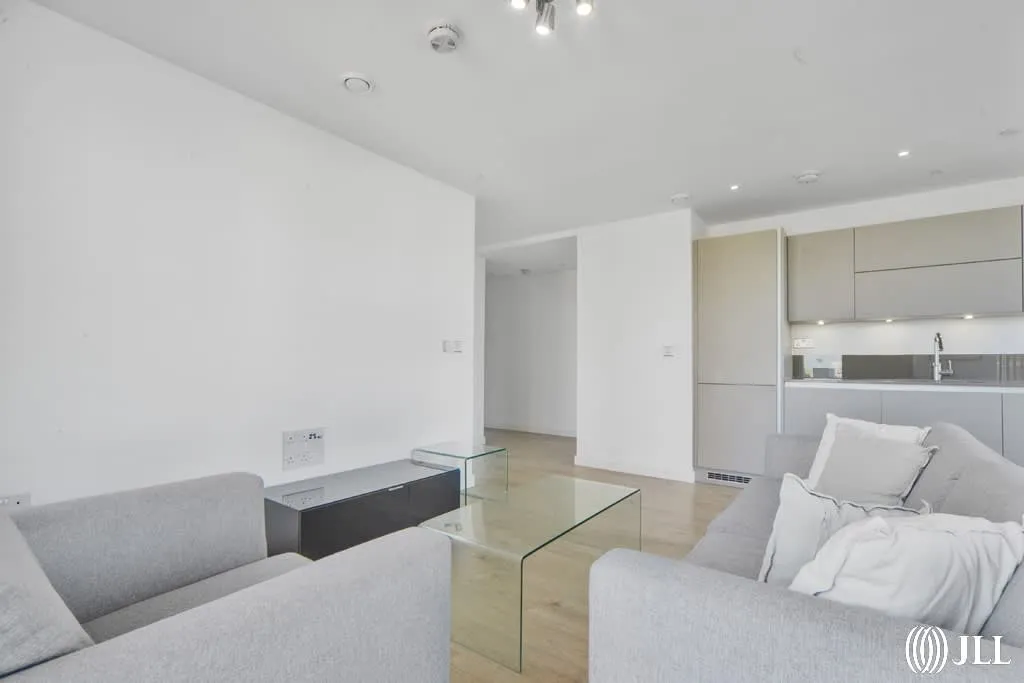 Great Eastern Road, London, E15, photo 10