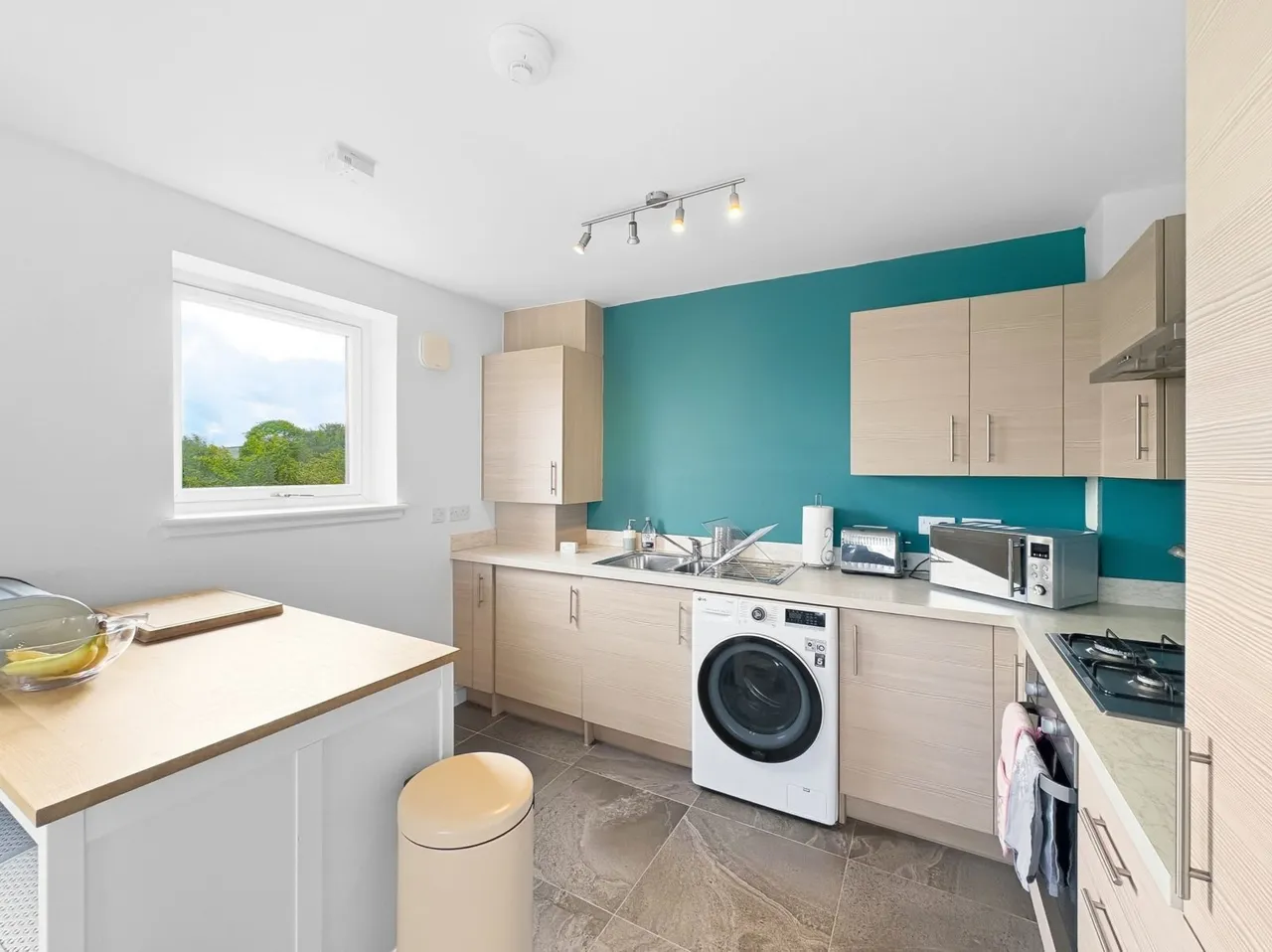 Niddrie Mains Road, Craigmillar, EH16, photo 8