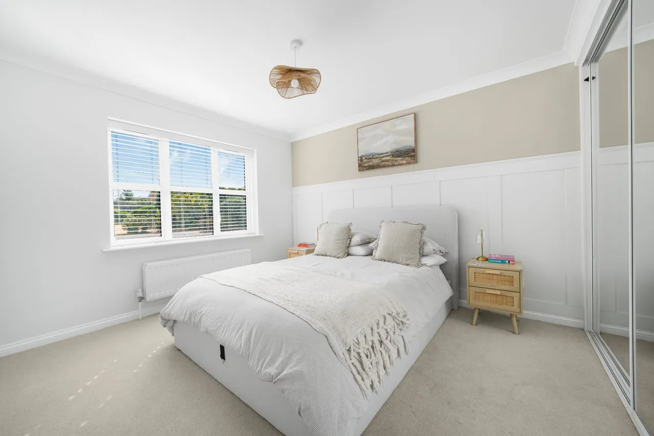 Riverview Gardens, Cobham, KT11, photo 7