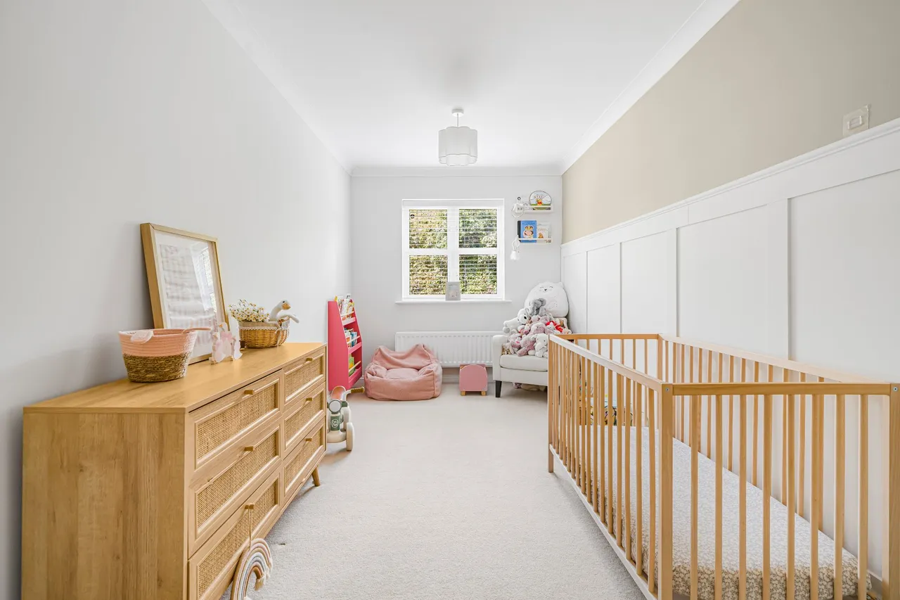Riverview Gardens, Cobham, KT11, photo 9