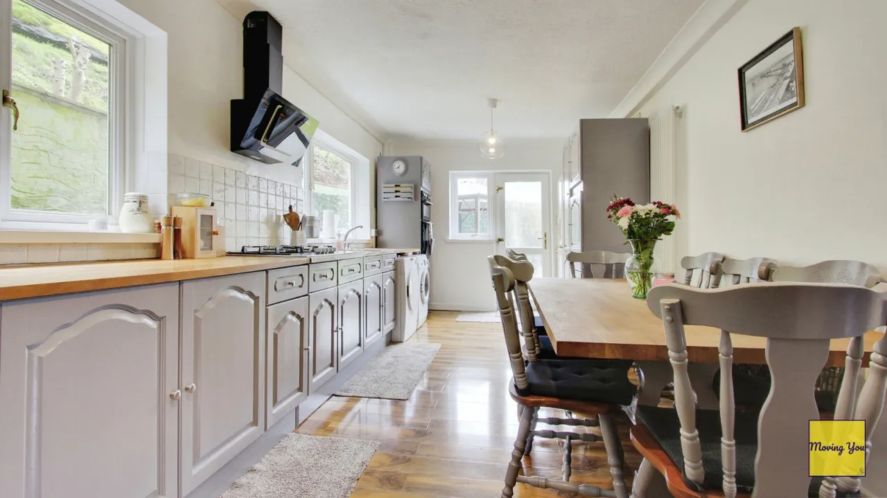 Dyffryn Road, Alltwen, Pontardawe, Swansea, photo 4