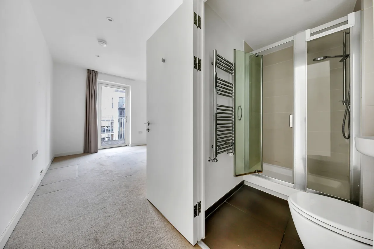 34 Karner House, 14 Logan Close, London, E20 1EZ, photo 8