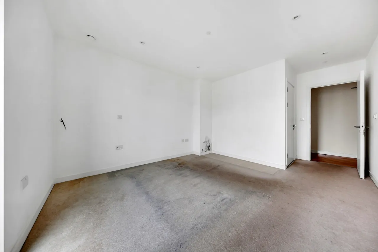34 Karner House, 14 Logan Close, London, E20 1EZ, photo 11