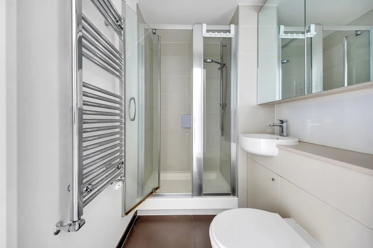 34 Karner House, 14 Logan Close, London, E20 1EZ, photo 12