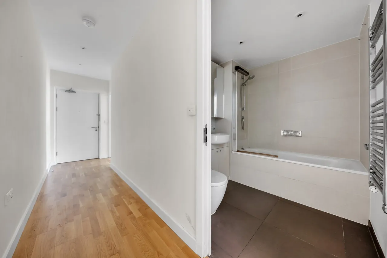 34 Karner House, 14 Logan Close, London, E20 1EZ, photo 17