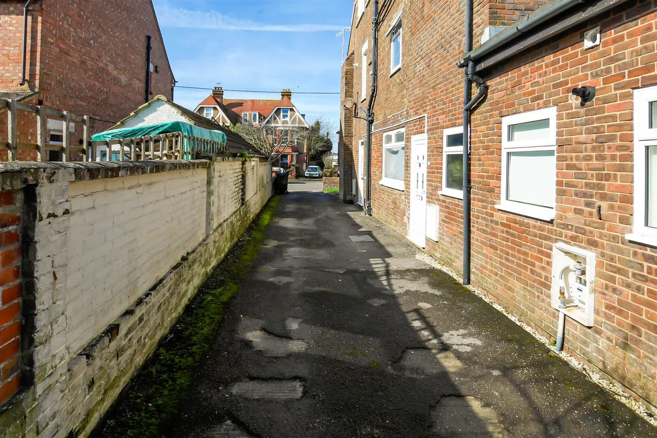 Goda Road, Littlehampton, photo 10
