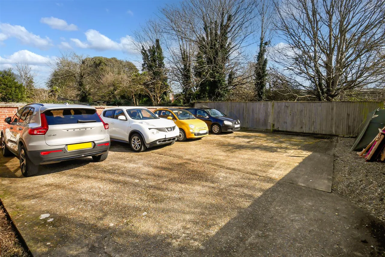 Goda Road, Littlehampton, photo 9