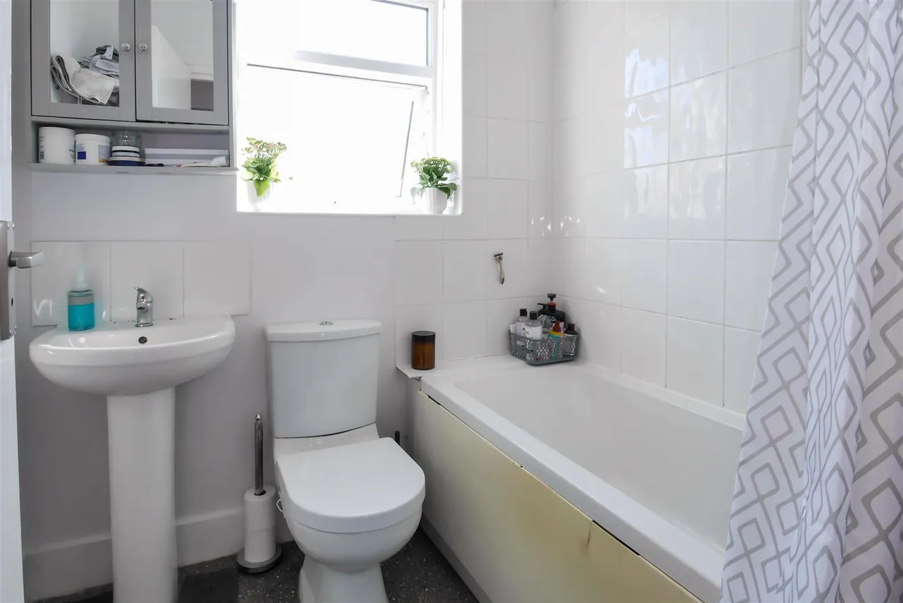 Goda Road, Littlehampton, photo 8