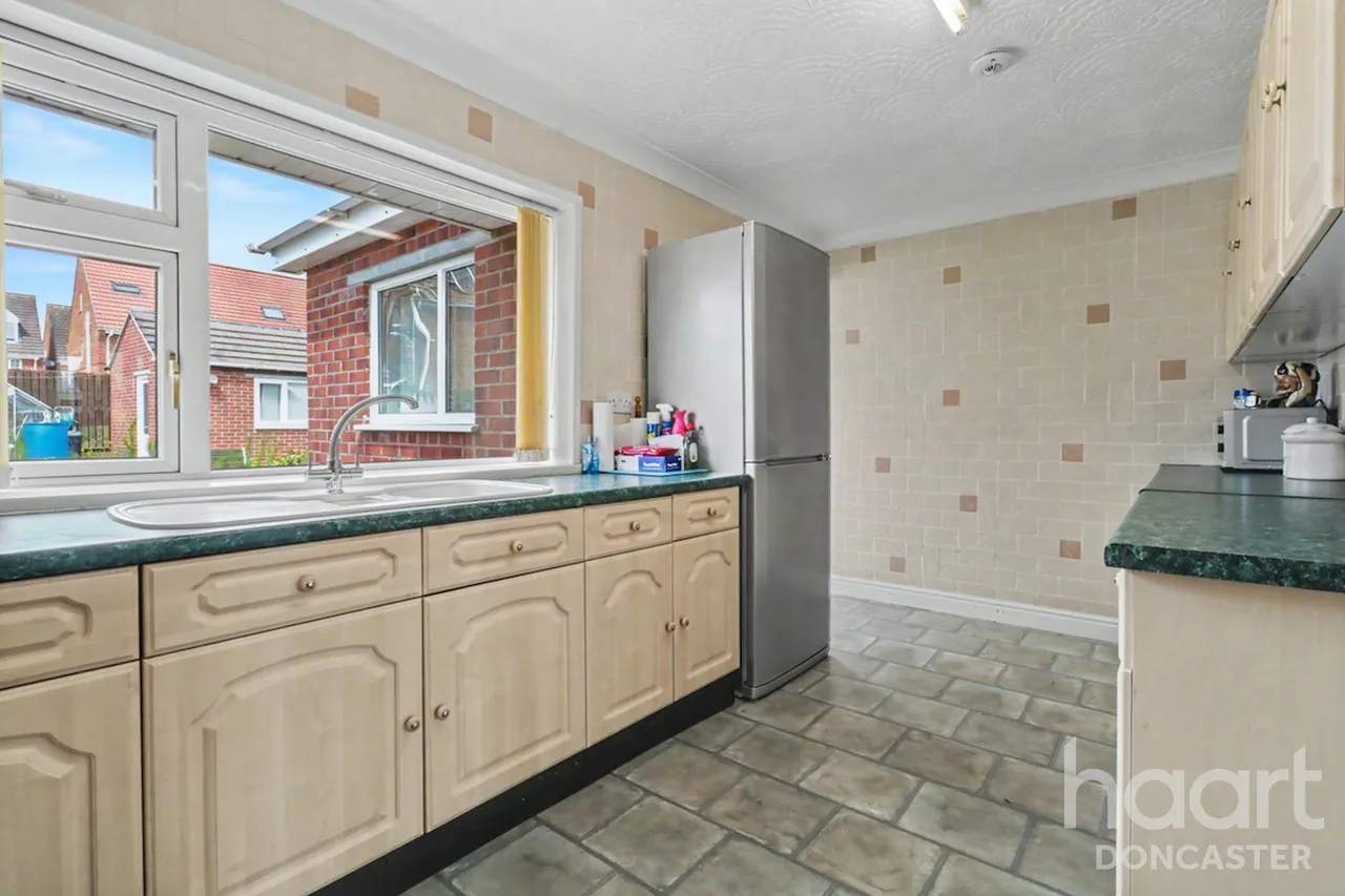 Downland Close, Balby, DN4, photo 13
