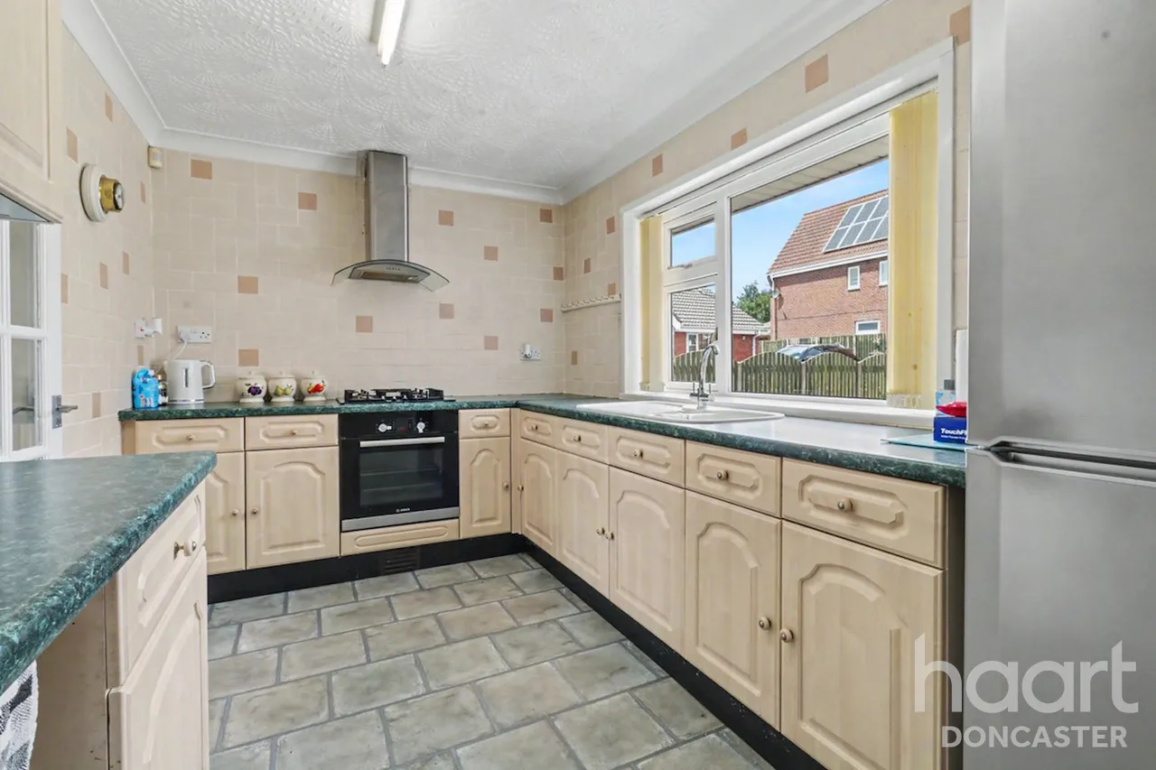 Downland Close, Balby, DN4, photo 3