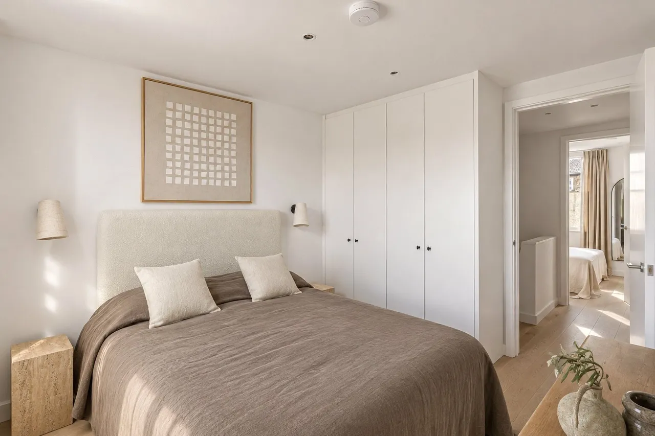 Northcote Road, London, SW11, photo 3