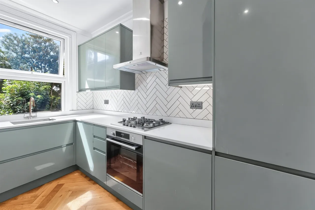 Foyle Road, London, photo 3