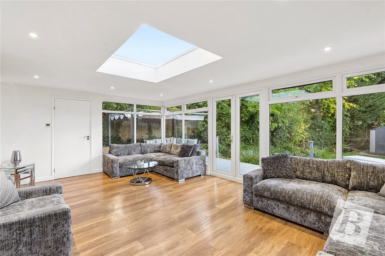 Slewins Lane, Hornchurch, RM11, photo 13