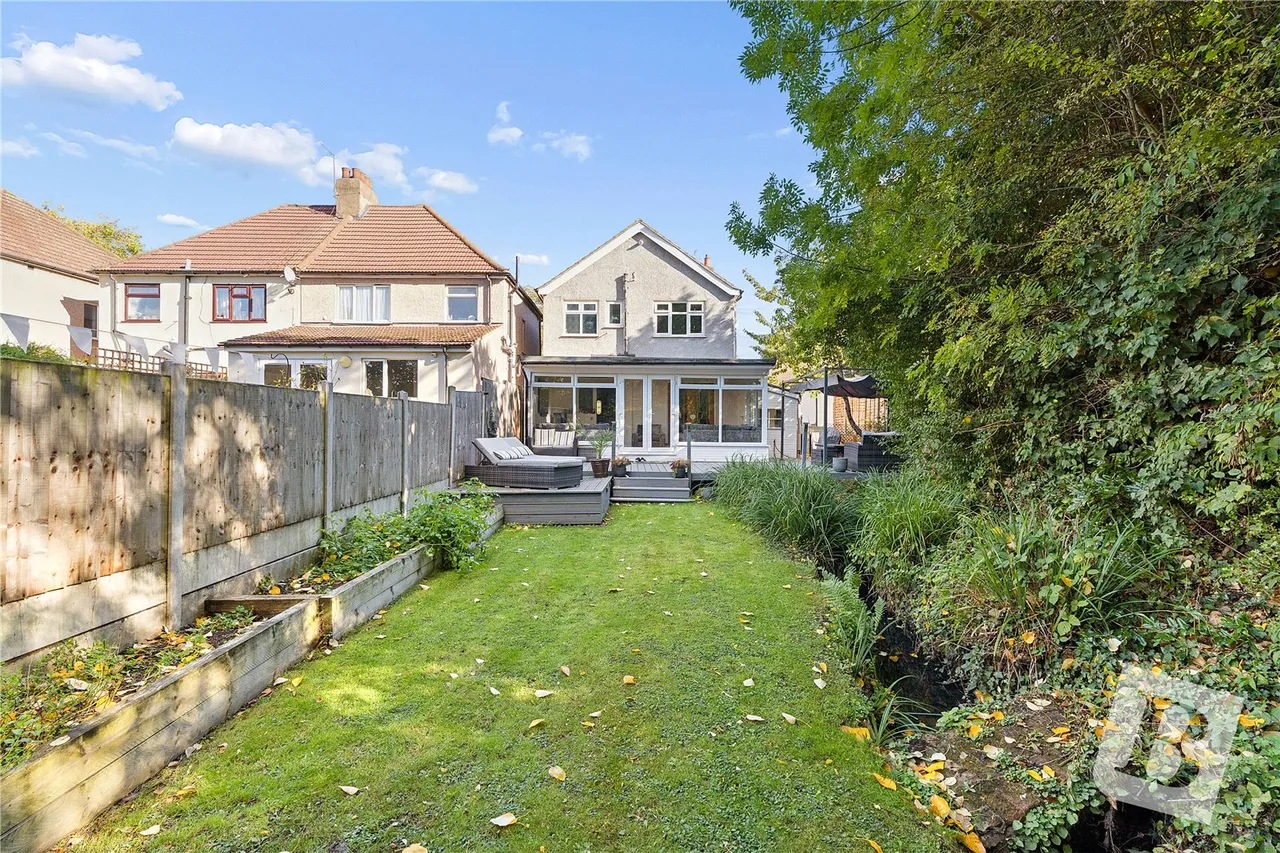 Slewins Lane, Hornchurch, RM11, photo 4