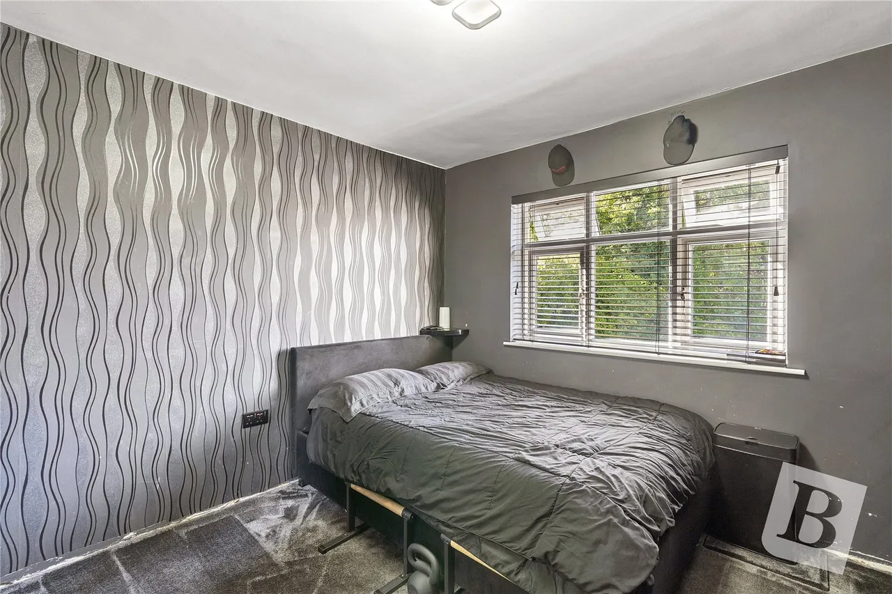 Slewins Lane, Hornchurch, RM11, photo 8