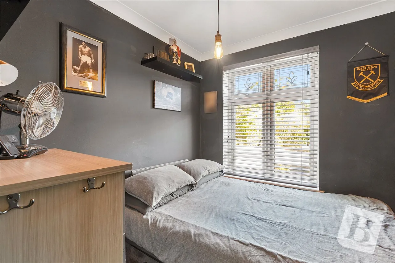 Slewins Lane, Hornchurch, RM11, photo 9
