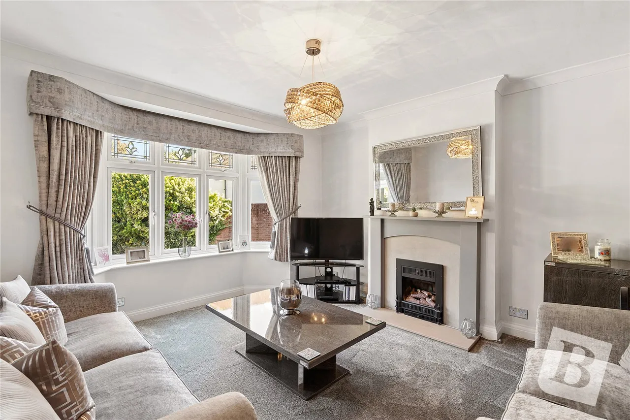 Slewins Lane, Hornchurch, RM11, photo 7