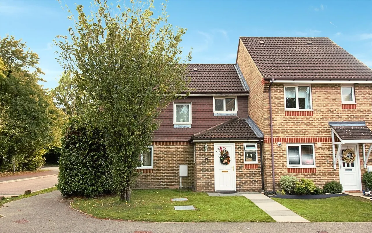 3 bed house for sale, Cowslip Close, Horsham, RH13