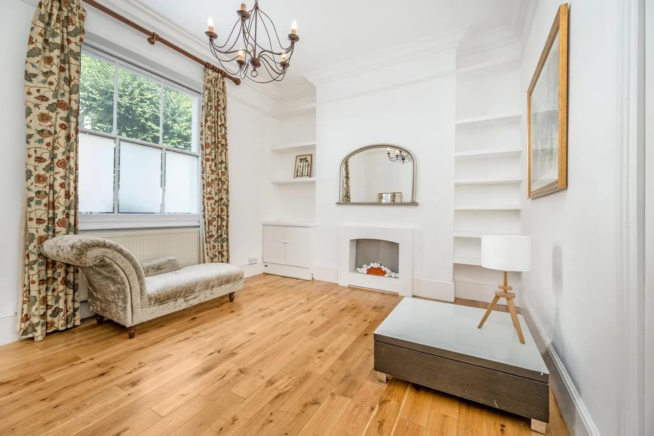 2 bed house to rent — Ainger Road Primrose Hill, London NW3 3AR