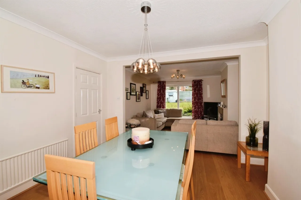Queen Street, Oadby, LE2, photo 8