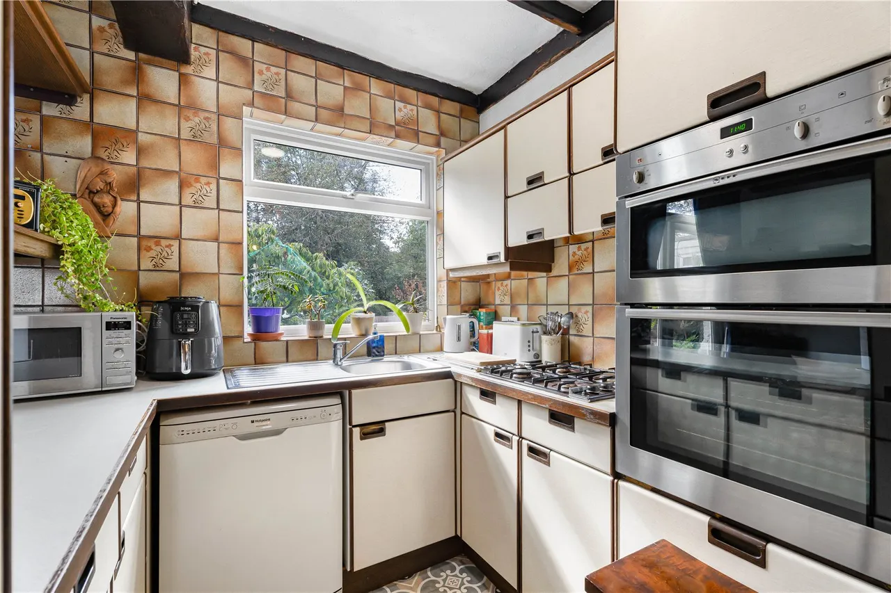 Ellerman Avenue, Twickenham, TW2, photo 13
