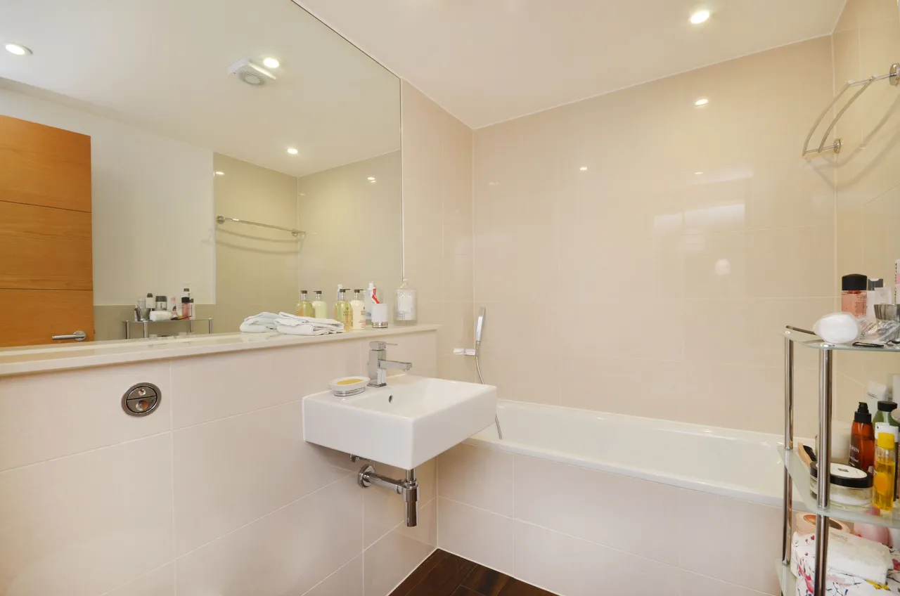 Guildford, GU1, photo 6