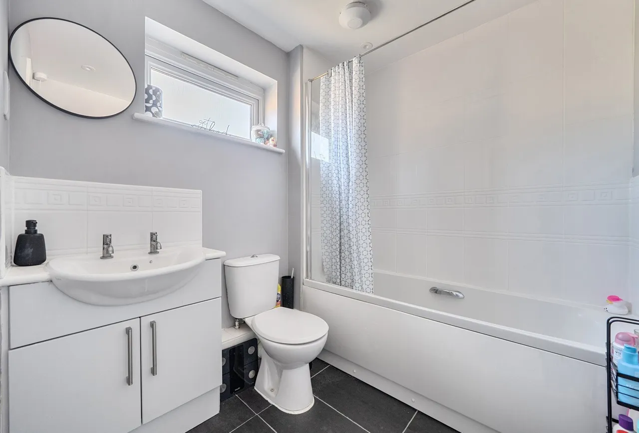Cannon Corner, Gloucestershire, Brockworth, GL3 4FD, photo 7