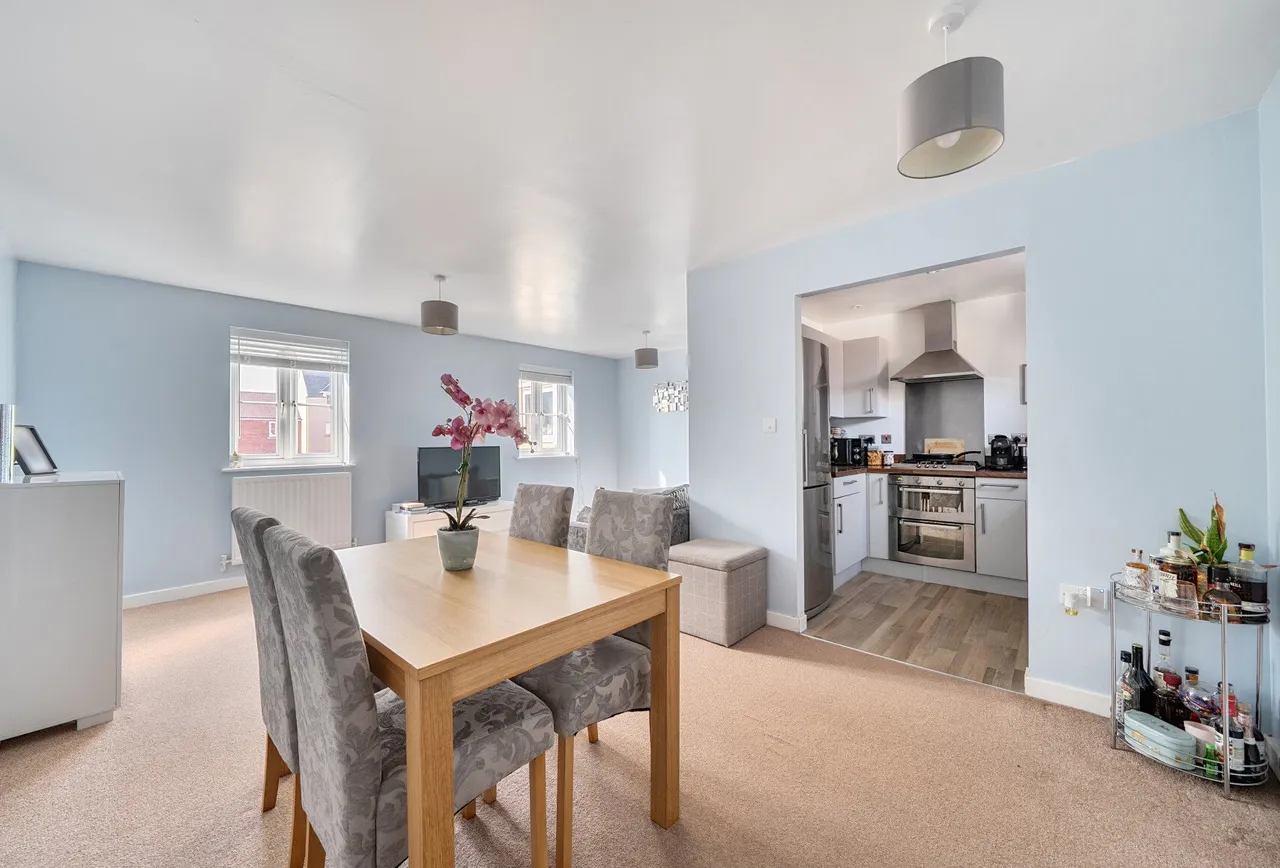 Cannon Corner, Gloucestershire, Brockworth, GL3 4FD, photo 2