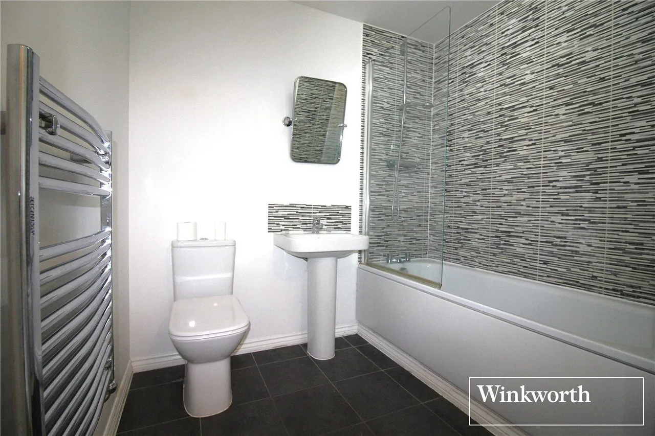 Manor Way, Borehamwood, WD6, photo 5