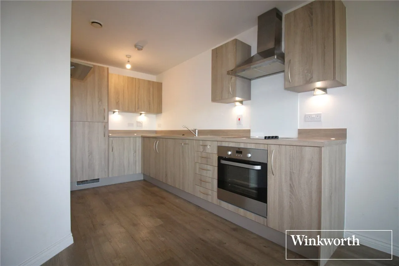 Manor Way, Borehamwood, WD6, photo 2