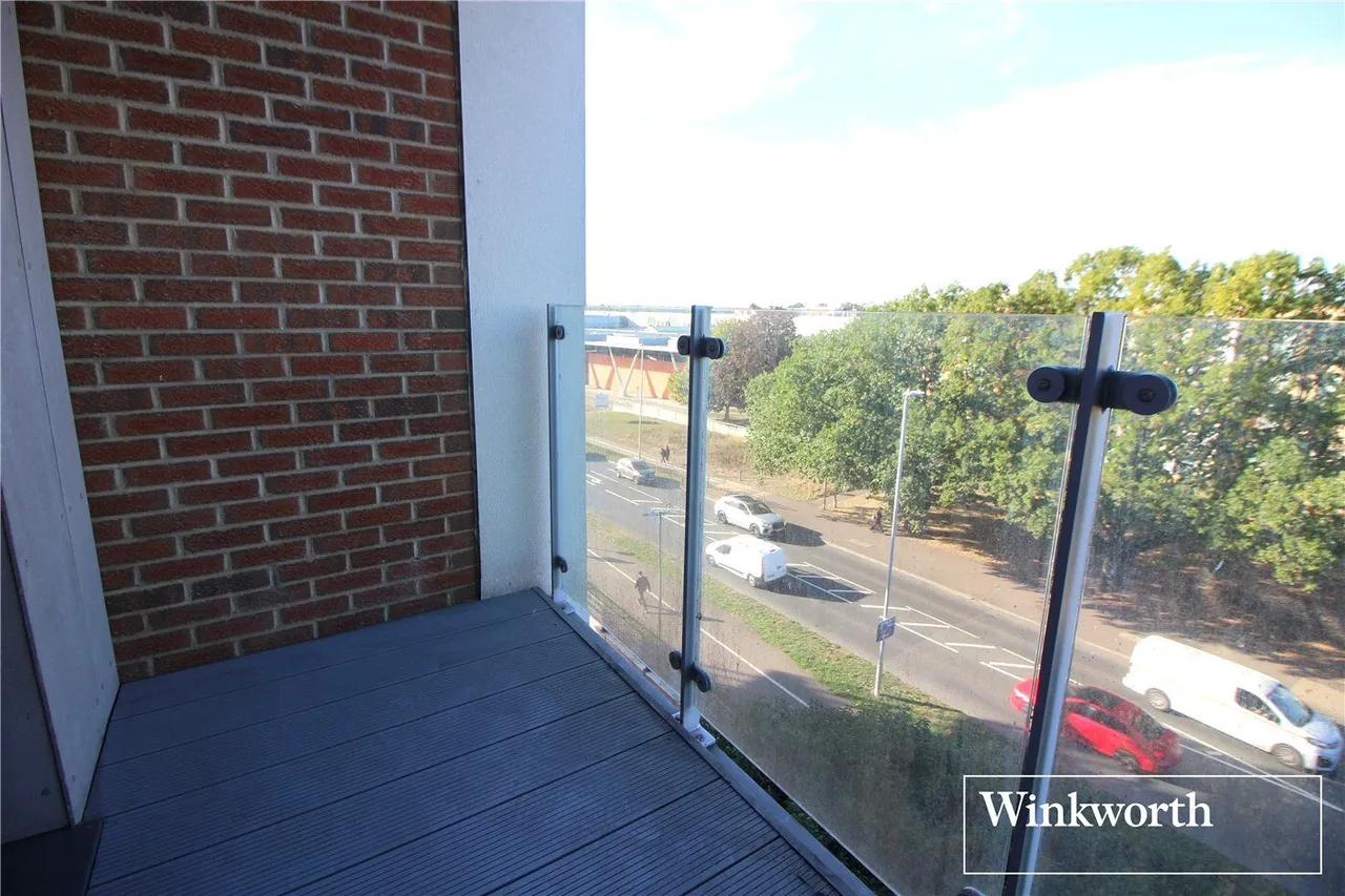 Manor Way, Borehamwood, WD6, photo 6