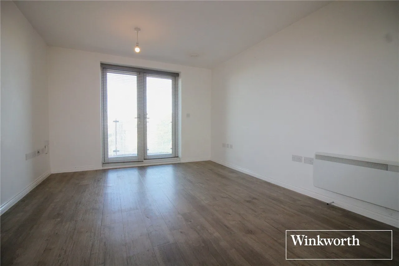 Manor Way, Borehamwood, WD6, photo 3