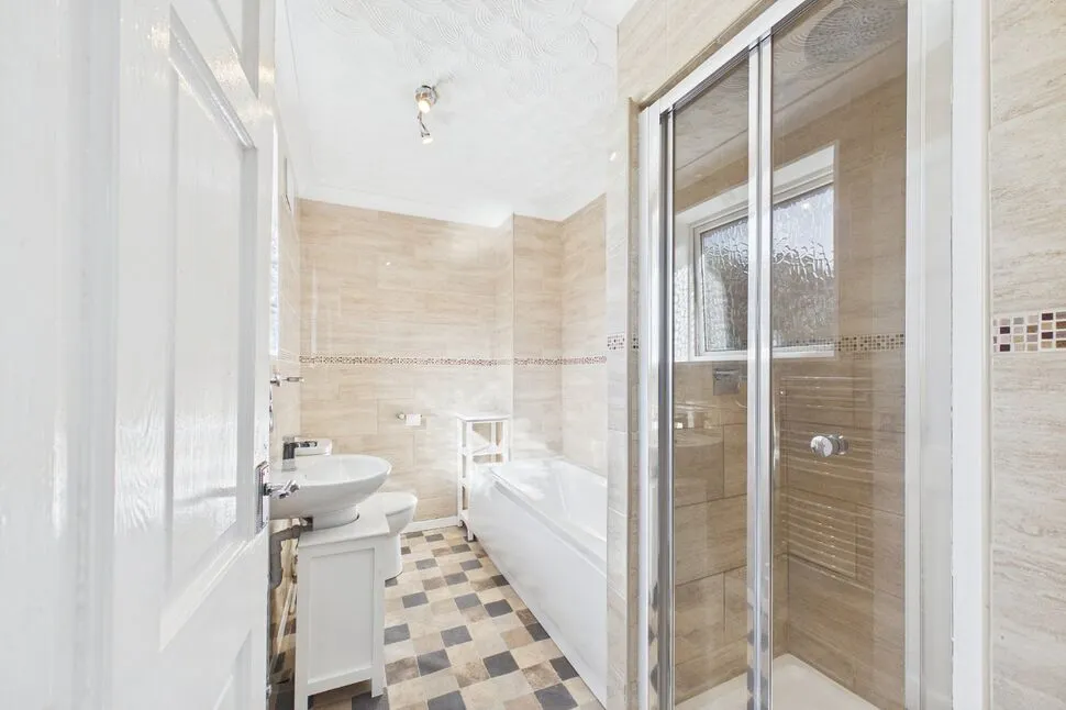 Abbotts Close, Aberford, LS25, photo 15