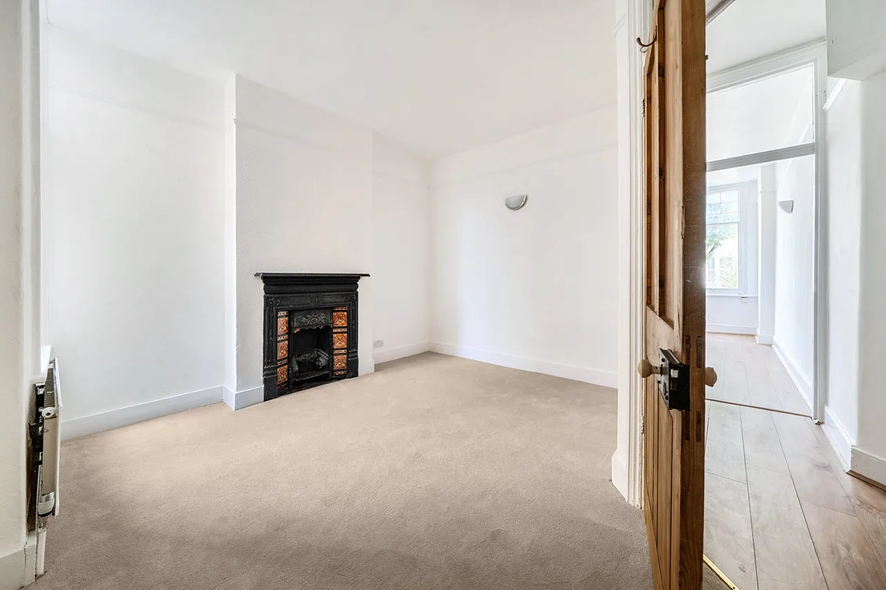 4 Cumberland Villas, 31 Cumberland Road, London, photo 10