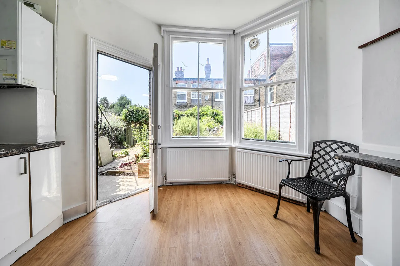4 Cumberland Villas, 31 Cumberland Road, London, photo 5