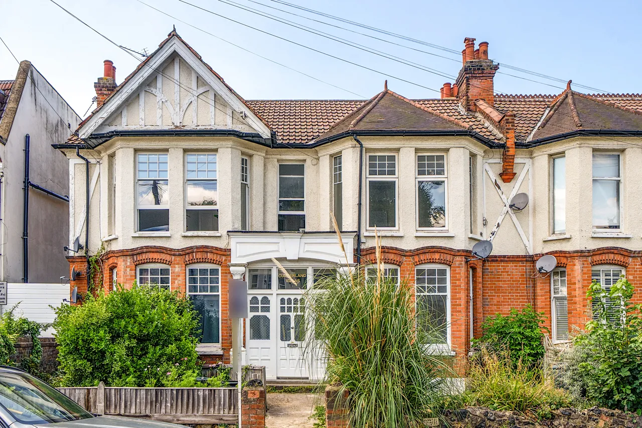 3 bed flat for sale — 4 Cumberland Villas, 31 Cumberland Road, London