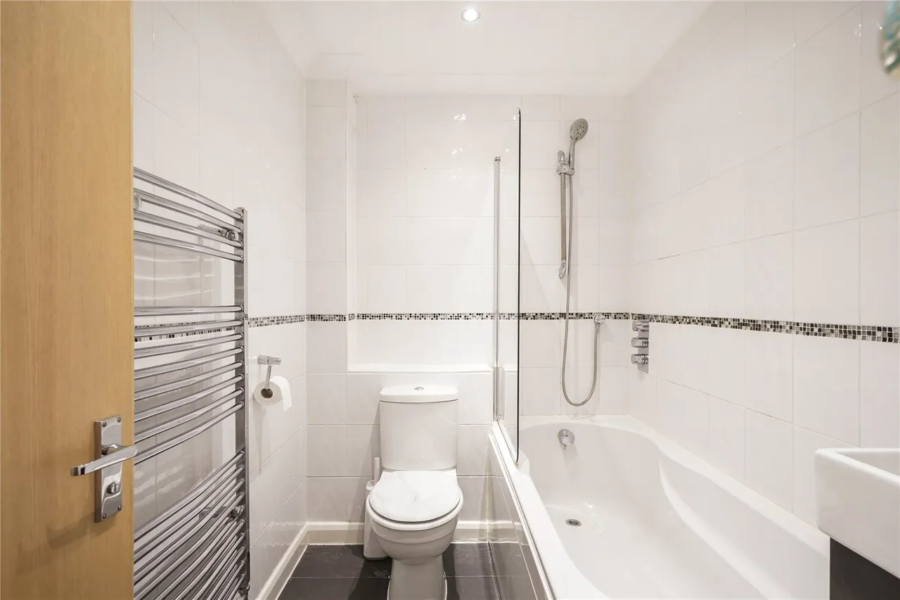 240, Poplar High Street, E14, photo 13