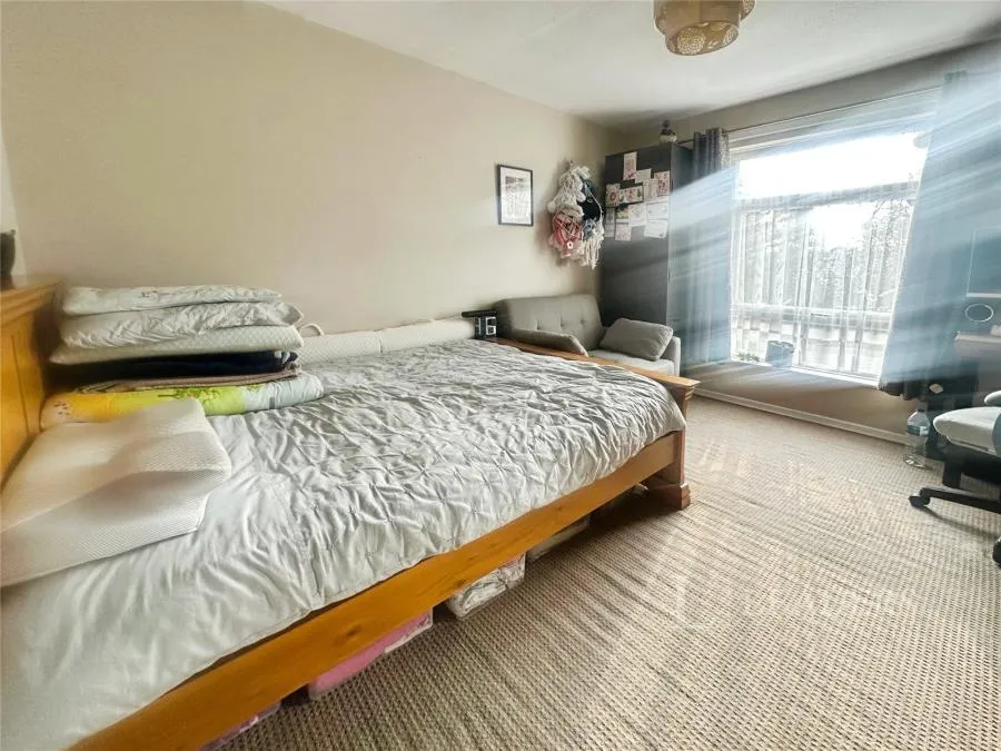 Hollyfield, Harlow, CM19, photo 5