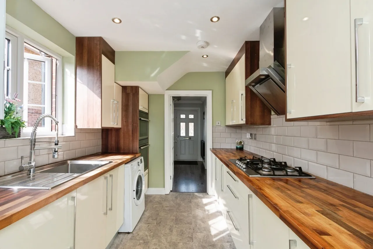Worsley Road, Frimley, GU16, photo 4