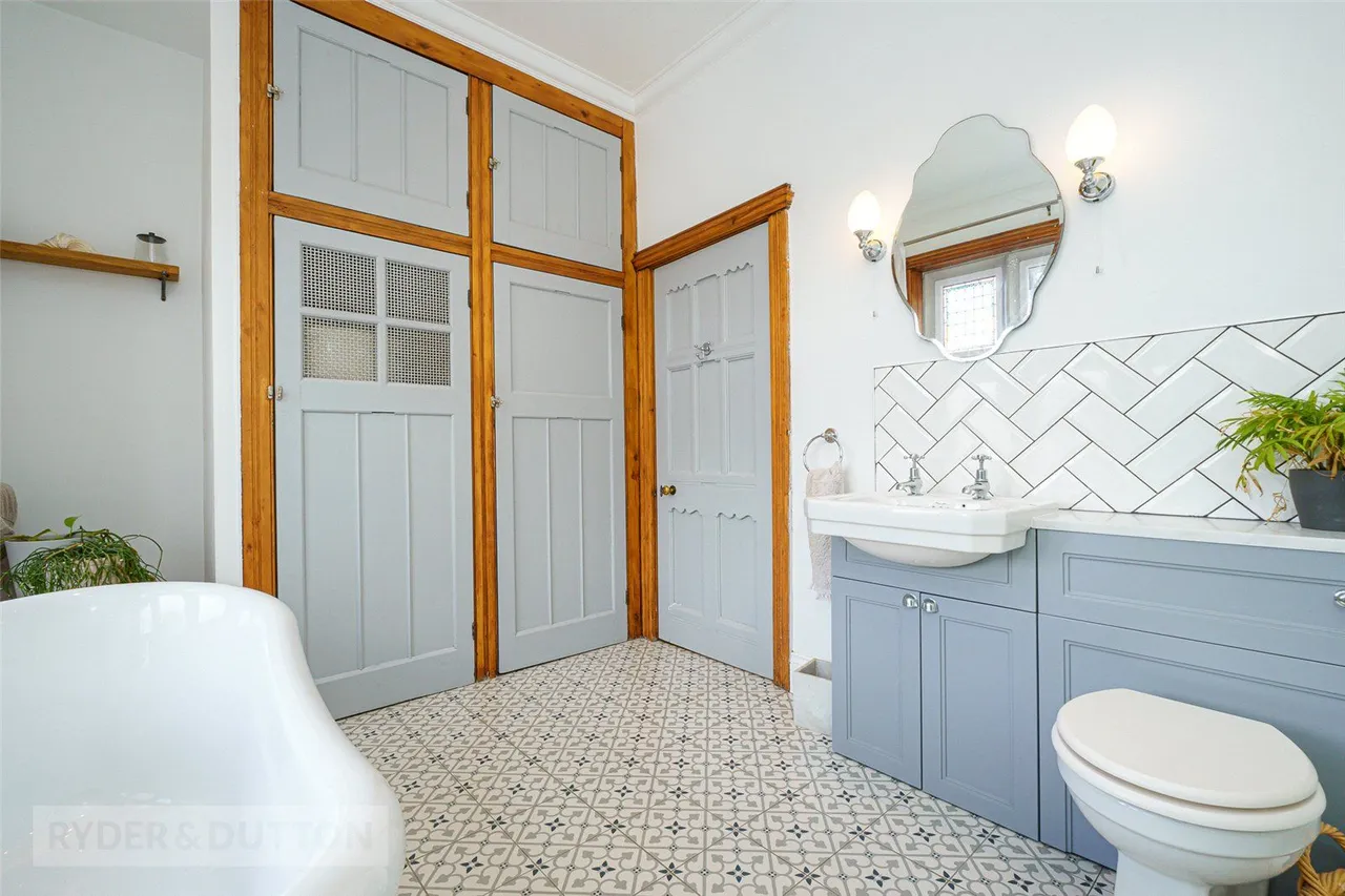 Ward House, Hipperholme, HX3, photo 14
