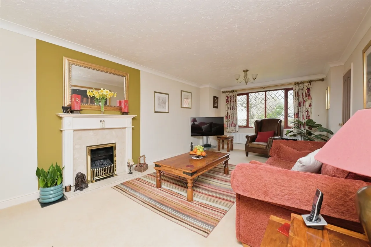 Trienna, Orton Longueville, PE2, photo 7