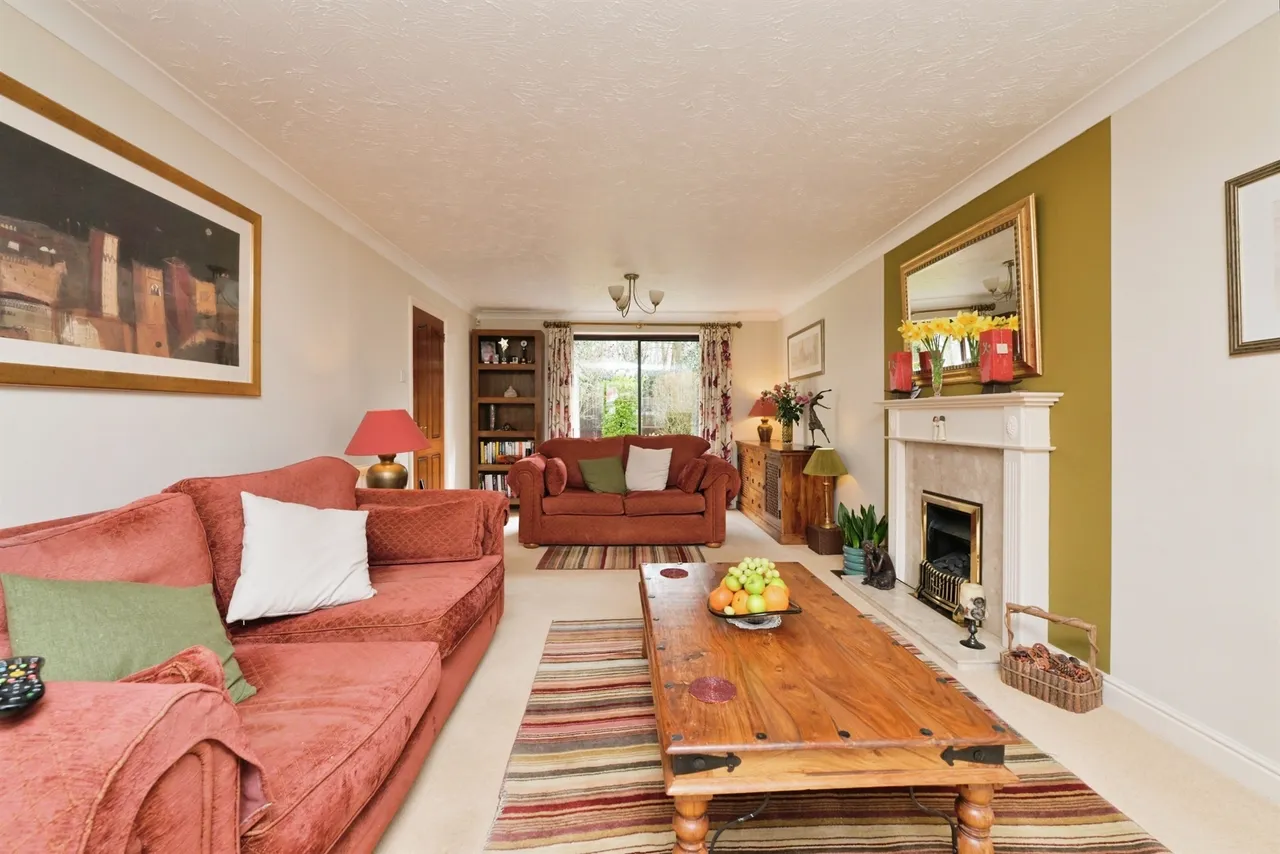 Trienna, Orton Longueville, PE2, photo 4